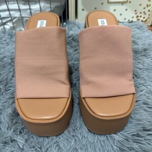 Steve Madden Tan Platform Sandals with Chunky Sole